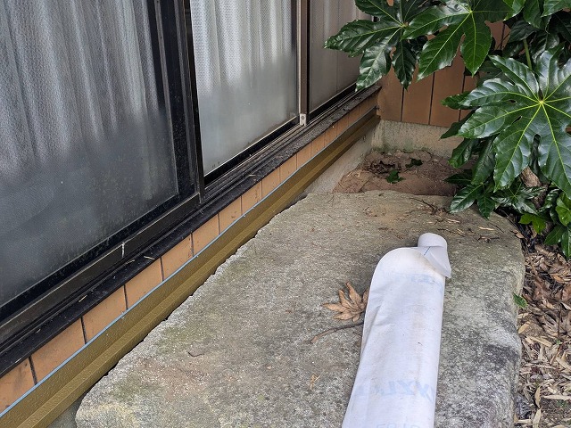 窓下と防水材の準備